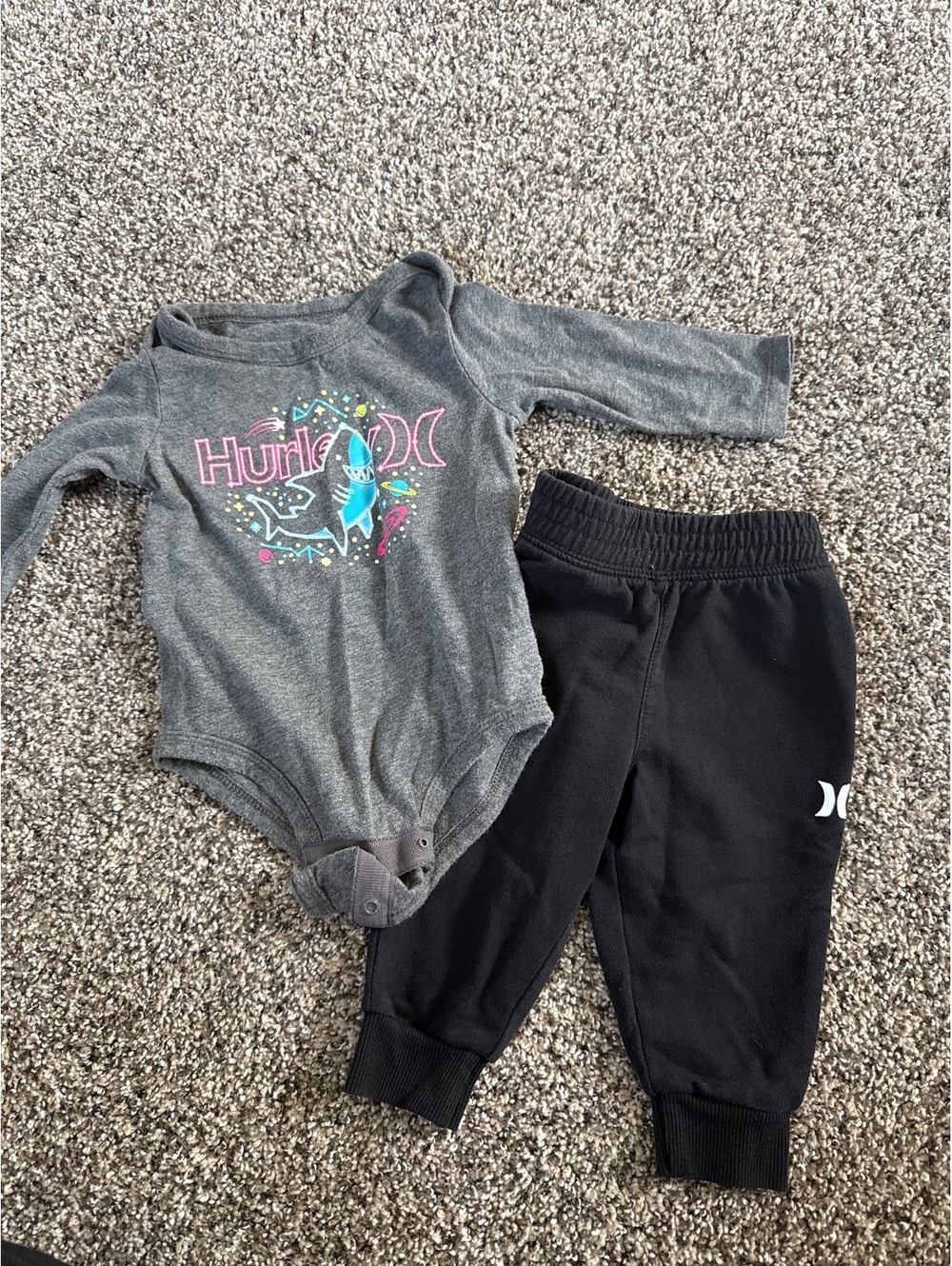 Hurley Baby Boy Long Sleeve & Jogger Set Size 6 Months